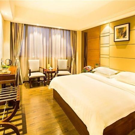 Greentree Inn Guangdong Jieyang Bus Terminal Station Ronghua Avenue Business Hotel Экстерьер фото