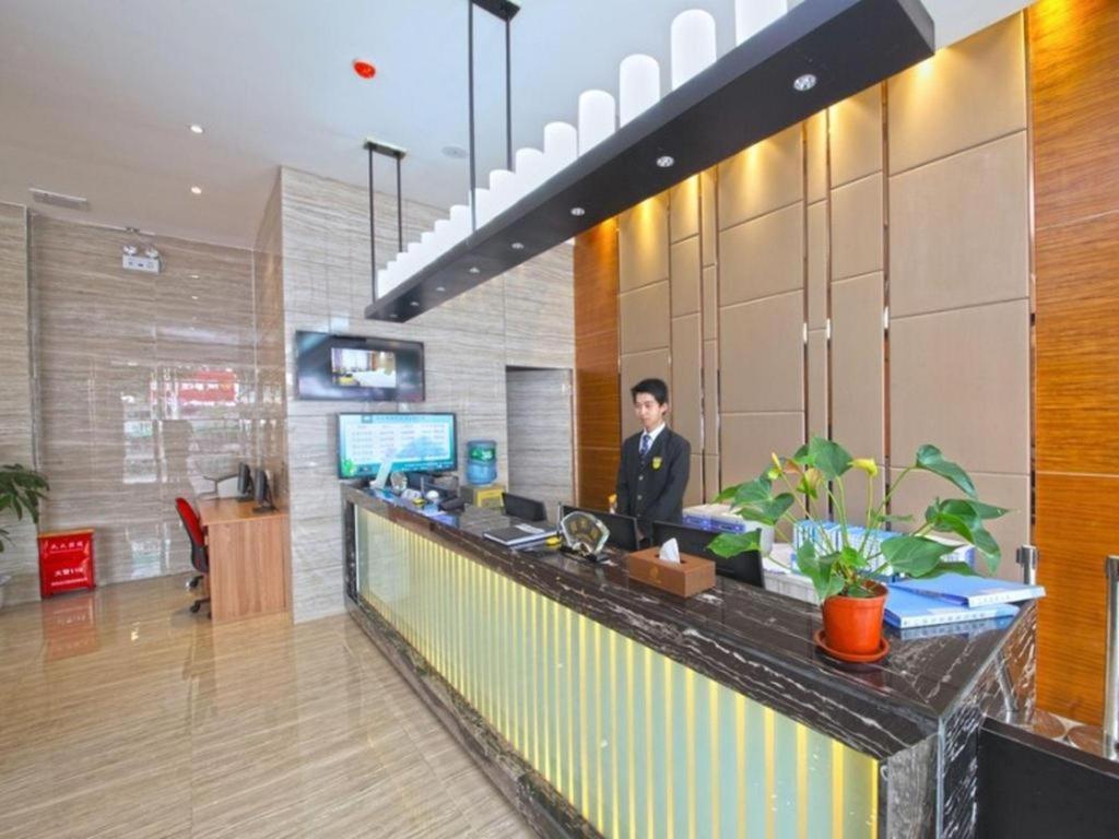 Greentree Inn Guangdong Jieyang Bus Terminal Station Ronghua Avenue Business Hotel Экстерьер фото