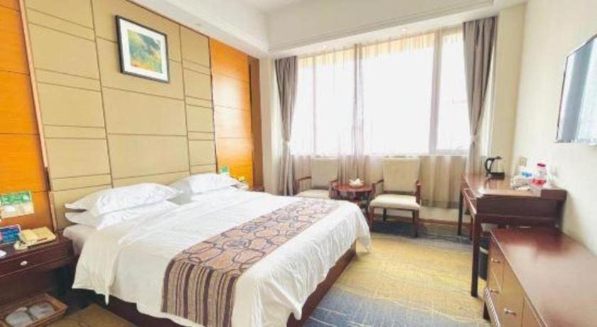 Greentree Inn Guangdong Jieyang Bus Terminal Station Ronghua Avenue Business Hotel Экстерьер фото